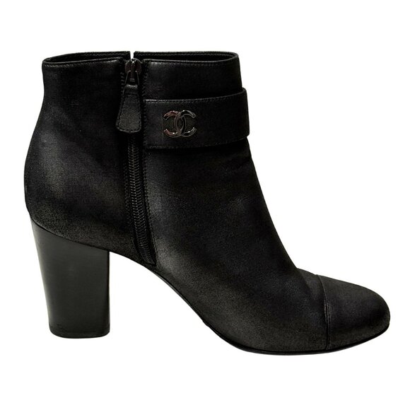 $1425 Chanel black silver 2011 short boots size 40.5/10 - Picture 1 of 5